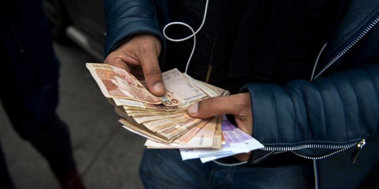 ارتفاع زوج العملات الدرهم/الدولار ب0,43 في المائة