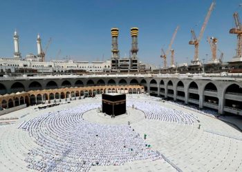 وزارة الحج والعمرة السعودية تسمح بإصدار تصريح لأداء مناسك العمرة للأشخاص الحاصلين على تأشيرات