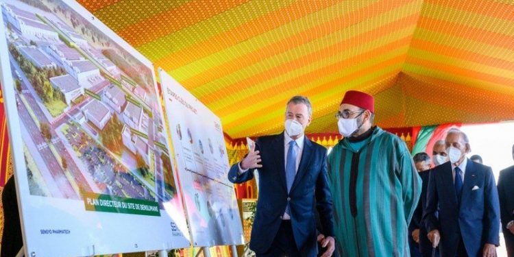 صاحب الجلالة الملك محمد السادس يترأس حفل إطلاق أشغال إنجاز مصنع اللقاح المضاد لـ”كورونا”