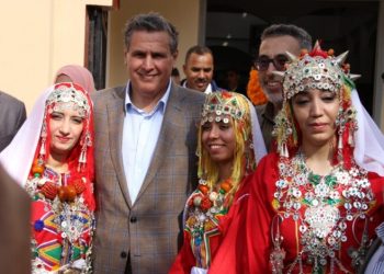 أخنوش يلتزم باستكمال ترسيم اللغة الأمازيغية