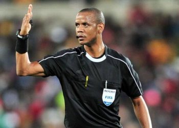 فضيحة تحكيمة في مقابلة المنتخب التونسي و نظيره المالي