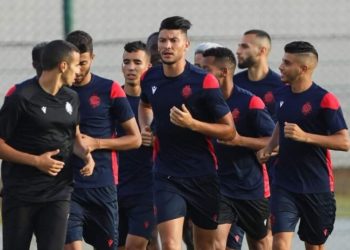 لاعب جديد يظهر بقميص الوداد
