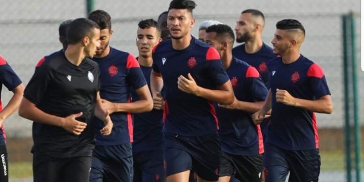 لاعب جديد يظهر بقميص الوداد