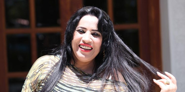 من سوق الخميسات..نجاة عتابو نالت إعجاب متابعيها على منصات التواصل