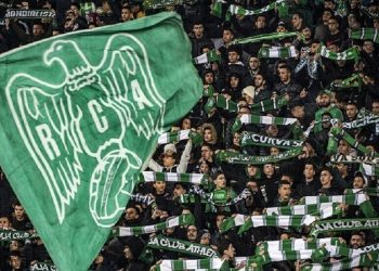 جماهير الرجاء تحتج…  و الإدارة تستجيب..!