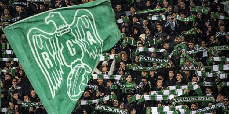 جماهير الرجاء تحتج…  و الإدارة تستجيب..!