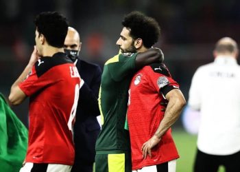 ساديو ماني : ” قلت لمحمد صلاح أنت تبقى دائما لاعبا كبيرا..”