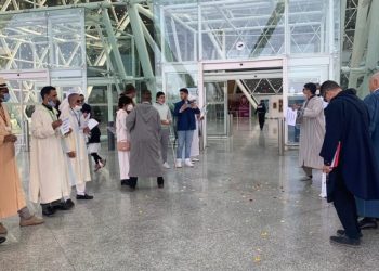استقبال السياح الأجانب بالدقة المراكشية