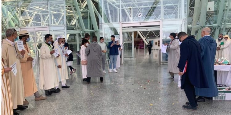 استقبال السياح الأجانب بالدقة المراكشية