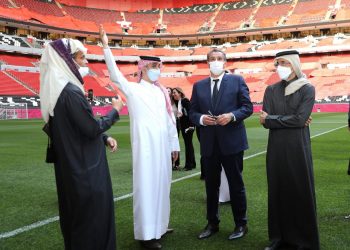 رئيس الحكومة عزيز أخنوش يقوم بجولة في ملاعب مونديال قطر