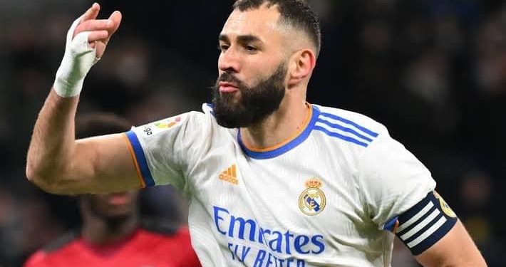 بنزيما يدق ناقوس الخطر في ريال مدريد