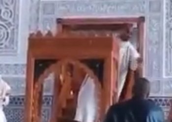 مصلي يمنع امام من القاء خطبة الجمعة بمراكش