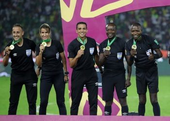 الحكمة المغربية بشرى كربوبي تدخل تاريخ كأس أمم أفريقيا..