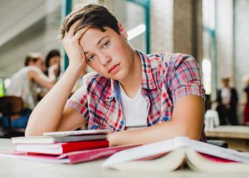 الاكتئاب في سن المراهقة