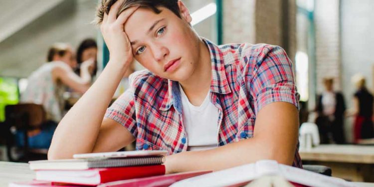 الاكتئاب في سن المراهقة