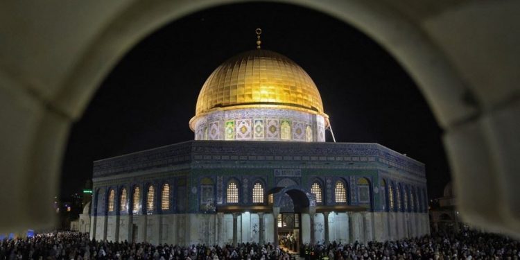صلاة الجنازة على الطفل ريان بالمسجد الأقصى