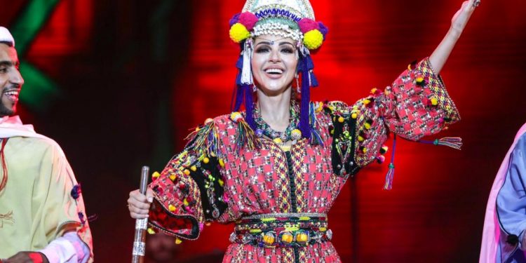 ” ميريام فارس ” ترد على منتقديها بخصوص اللباس الأمازيغي