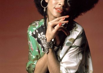وفاة النجمة “Betty Davis ” عن 77 عاما