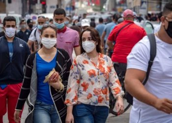 عضو اللجنة العلمية لفيروس كورونا يزف الخبر السعيد للمغاربة