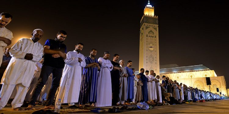 فلكي مغربي يحدد موعد رمضان وعيد الفطر بالمغرب