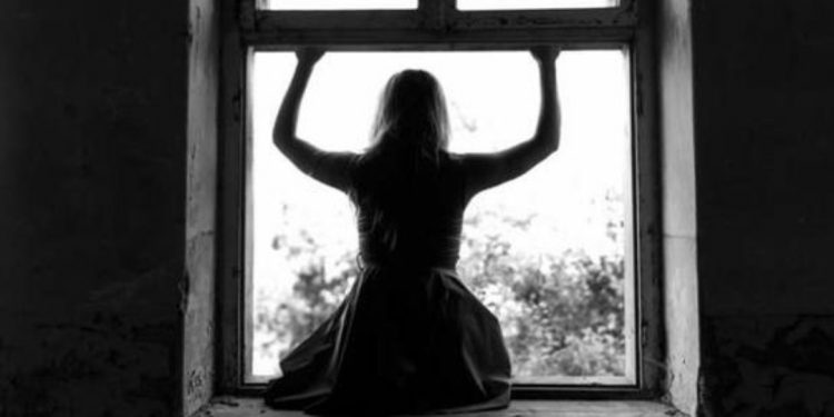 تلميذة تضع حدا لحياتها في القصر الكبير