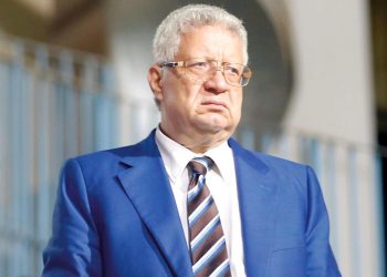 “حازم امام” أول الواصلين لجلسة تجديد العقود