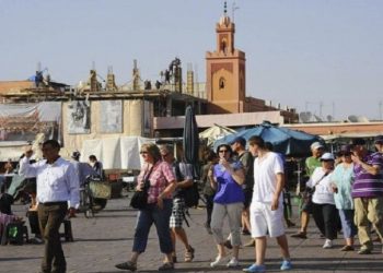 الحكومة تصادق على قانون لتنظيم مهنة المرشد السياحي