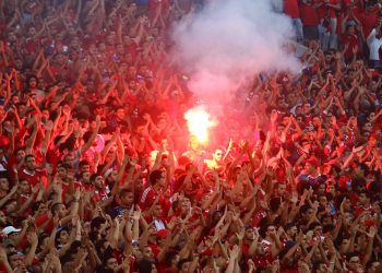 الأطقم الأمنية تضع قائمة المحظورات للجماهير في مقابلة مصر و السنغال