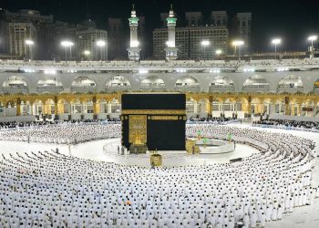 تعرف على موعد عودة الاعتكاف بالحرمين الشريفين