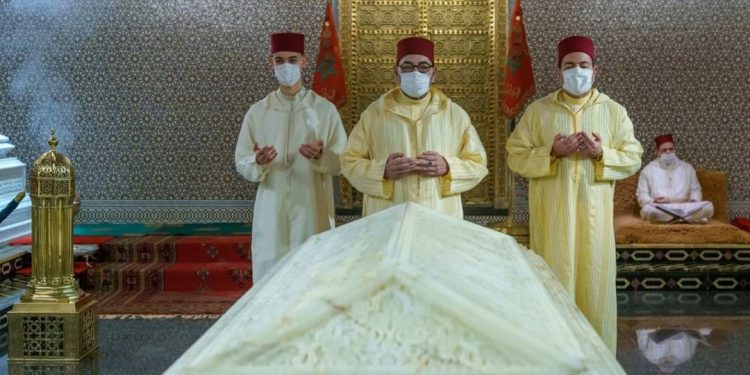 أمير المؤمنين يترحم على روح جلالة المغفور له الملك محمد الخامس
