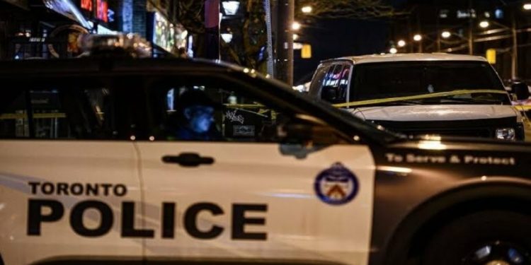 كندا.. إصابة 5 أشخاص في حادث إطلاق نار أمام مسجد