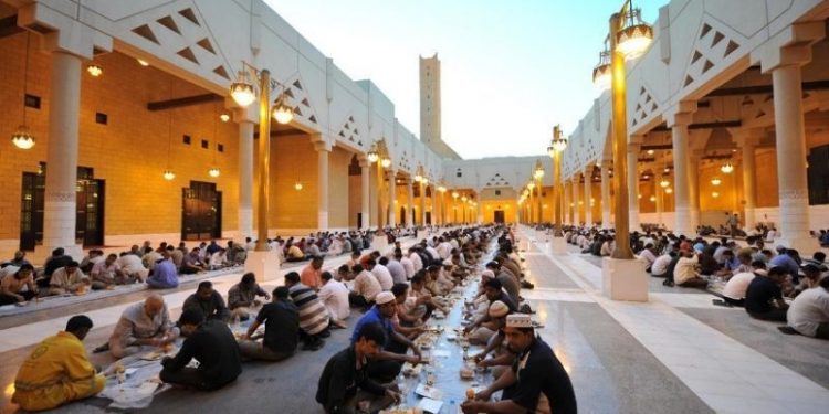 الإعلان عن أول أيام رمضان في السعودية ودول أخرى عربية