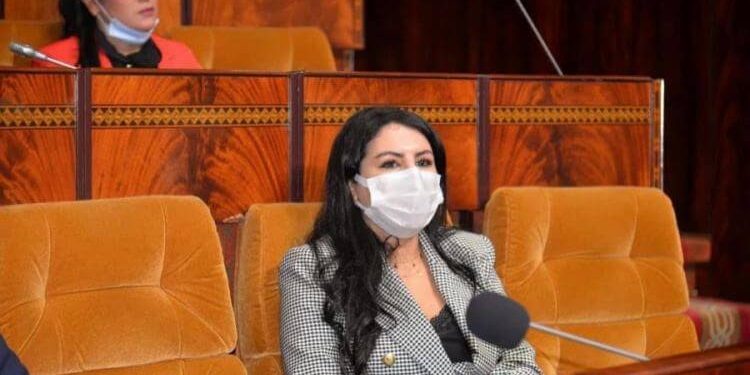 النائبة البرلمانية أتركين تضع مشكل الوضعية المائية المقلقة بجهة مراكش أسفي على طاولة الوزير
