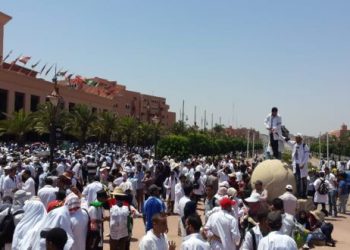 الأساتذة المتعاقدون يحتجون بمراكش على عدم صرف أجورهم