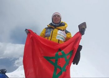 بشرى بايبانو تنجح في تسلق قمة جبل أنابورنا بالهيمالايا