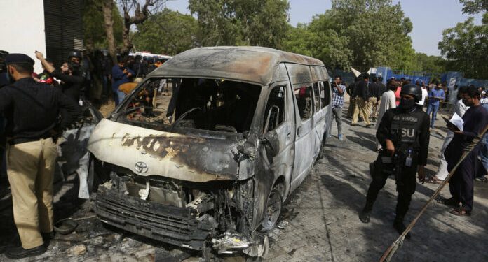 باكستان.. مقتل أربعة أشخاص إثر انفجار عبوة ناسفة في جامعة كراتشي