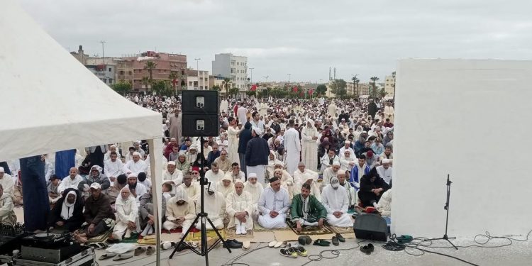 بالصور.. صلاة عيد الفطر في مدينة المحمدية