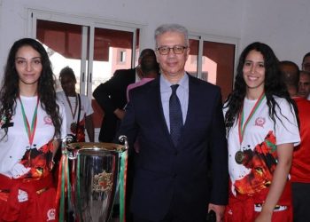 والي جهة مراكش أسفي يحتفي بلاعبات كوكب كرة السلة بعد تتويجهن بالكأس الفضية 