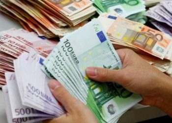 البنك الدولي يكشف ارتفاع التحويلات المالية إلى المغرب بـ40%