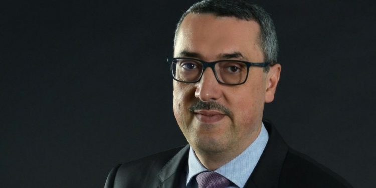 انتخاب بنعزوز رئيسا للاتحاد الدولي للطرق