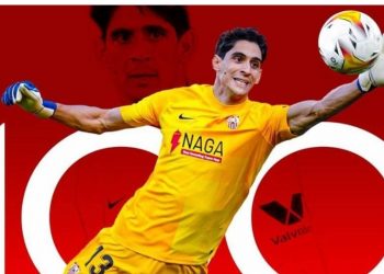 كورتوا يهنئ ياسين بونو بحصوله على جائزة “زامورا”