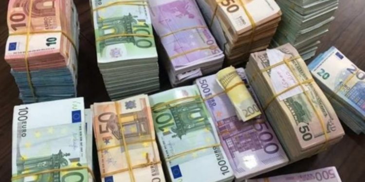 إحتياطي المغرب من العملة الصعبة يرتفع الى 329,2 مليار درهم