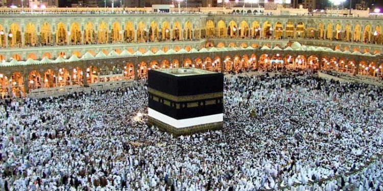 اللجنة الملكية للحج تطلع على الإجراءات المتخذة للتحضير لحج هذا العام