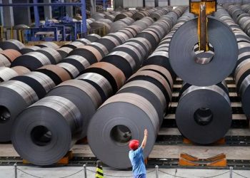 السعودية تستثمر 6 مليارات دولار في مجمع للصلب ومعادن السيارات الكهربائية