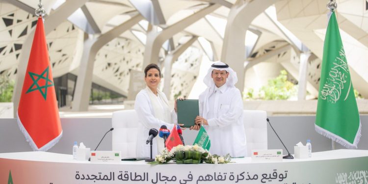 المغرب والسعودية يوقعان مذكرة تفاهم في مجال الطاقة المتجددة