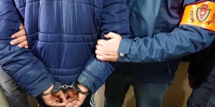 العناصر الأمنية توقف شخص روع ساكنة الخميسات