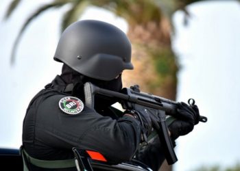 صفرو.. شرطي يضطر لإشهار السلاح لتوقيف ثلاثة أشخاص