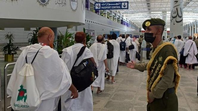 السعودية تخفف قيود “كوفيد” مع بدء وصول الحجاج