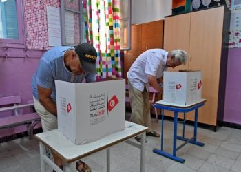 تونس.. أقل من 28% مشارك في الاستفتاء على الدستور الجديد