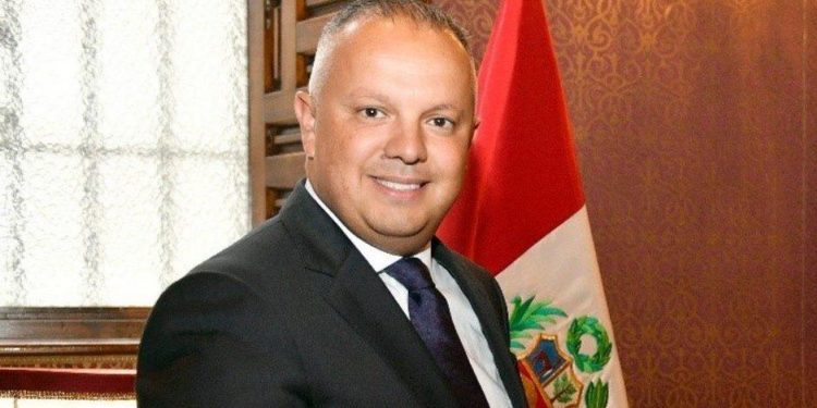 الكونغرس البيروفي يوشح سفير المغرب